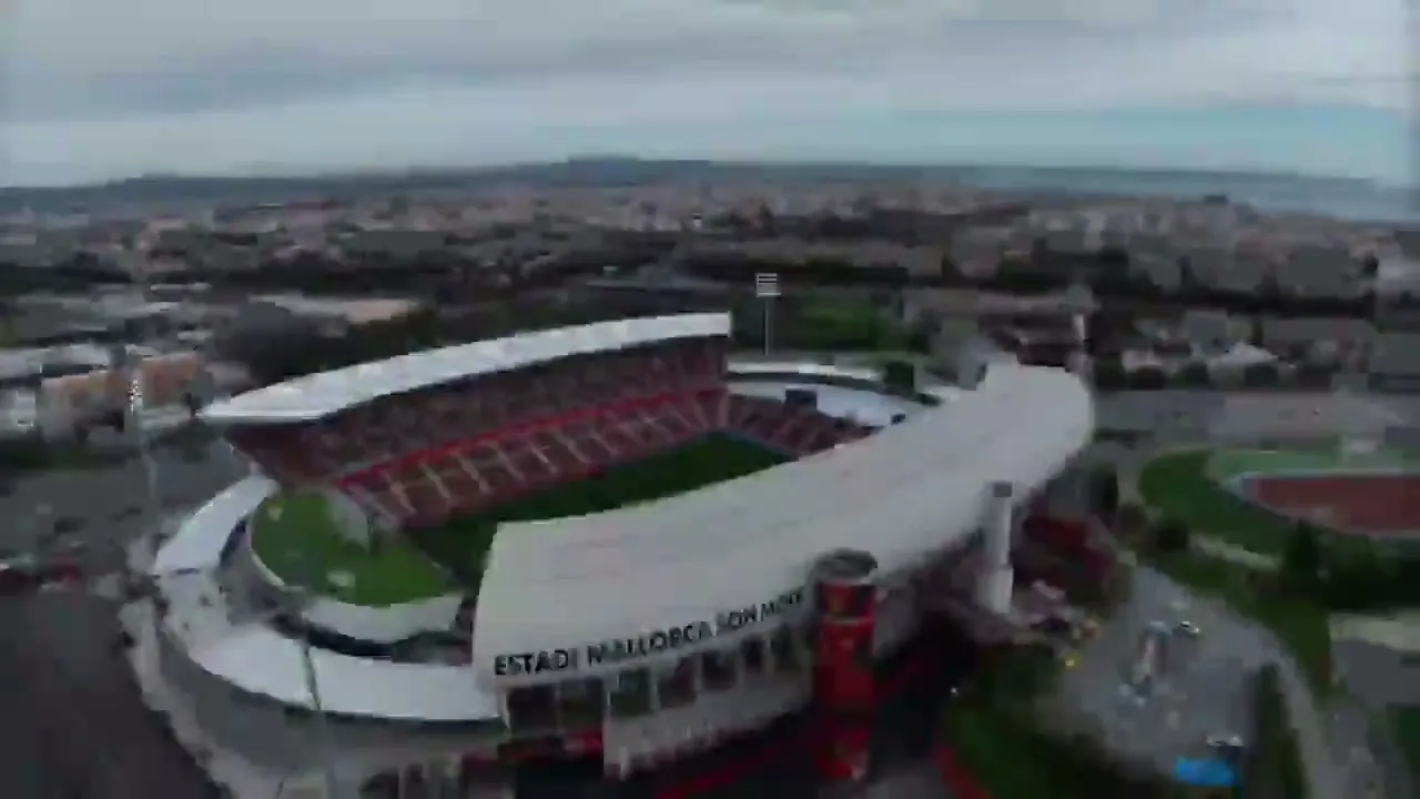 Estadio de Son Moix y su entorno urbano desde el aire
